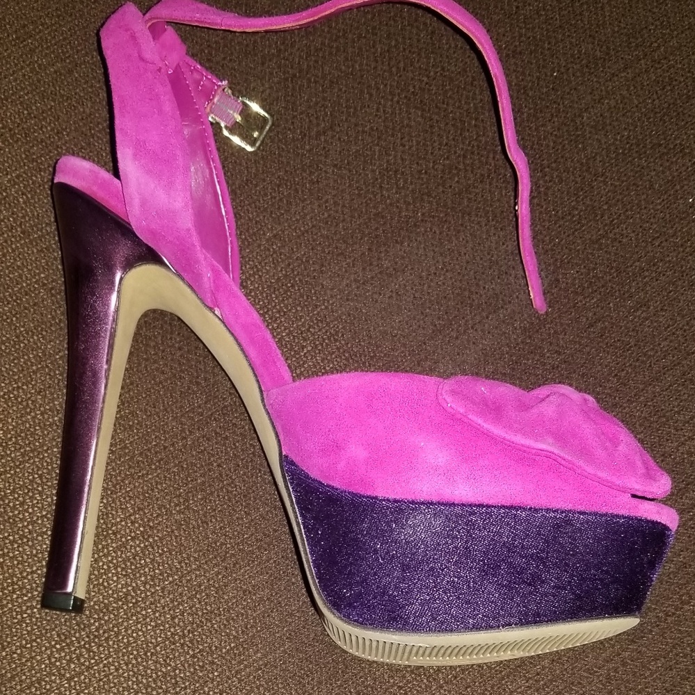 Shoes - Picture 4 of 4
